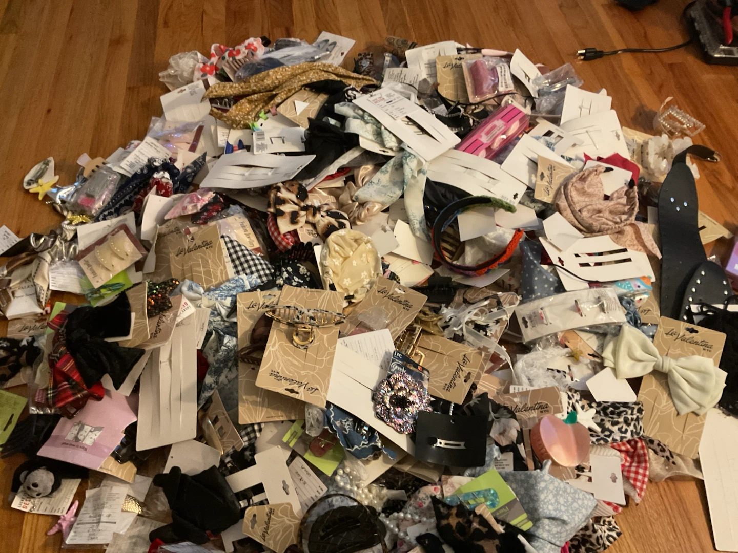 La Valentina NYC Hair Accessories Lot - photo 2