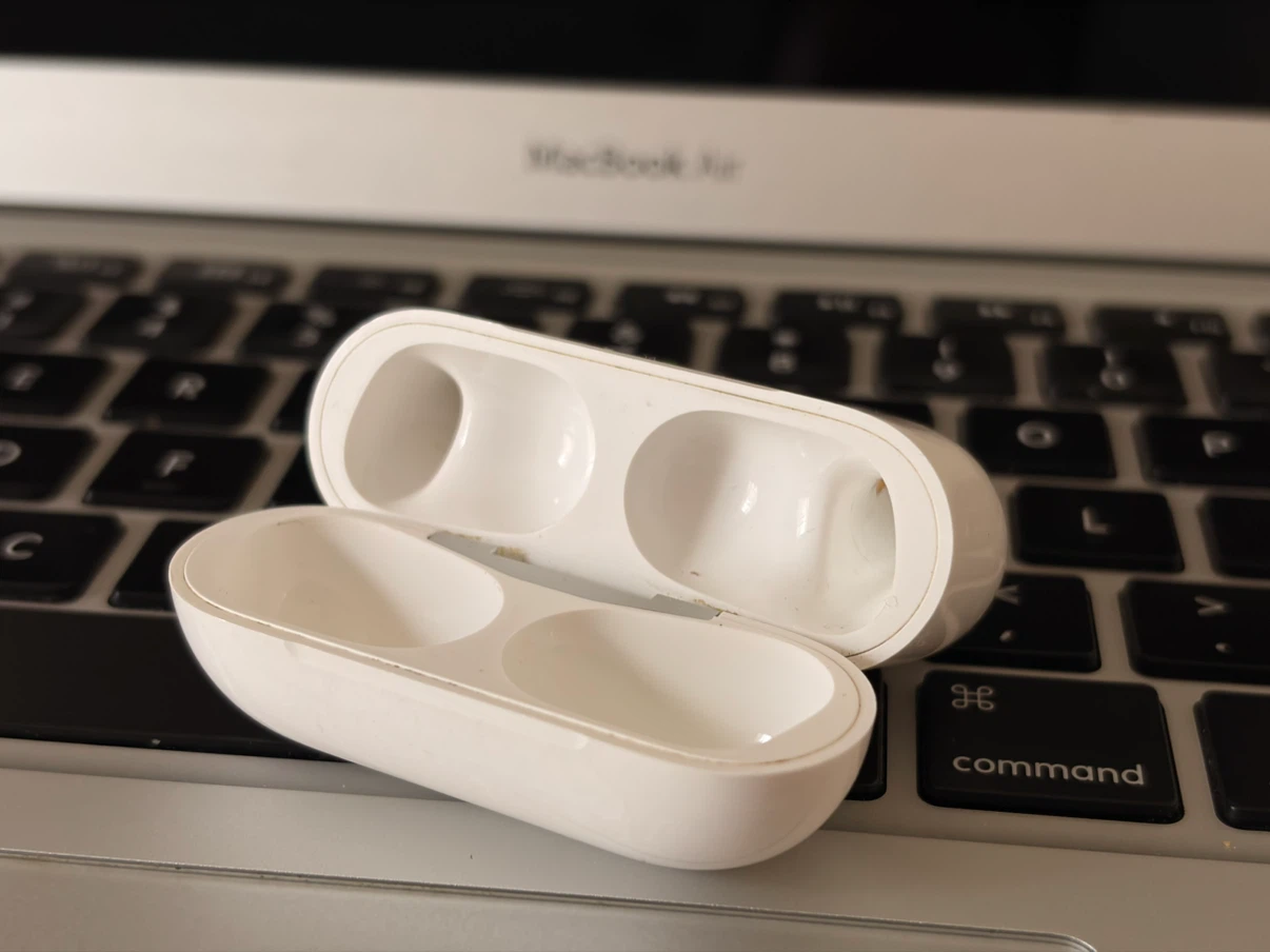 AirPods Pro (1st generation) with Charging Case - photo 4
