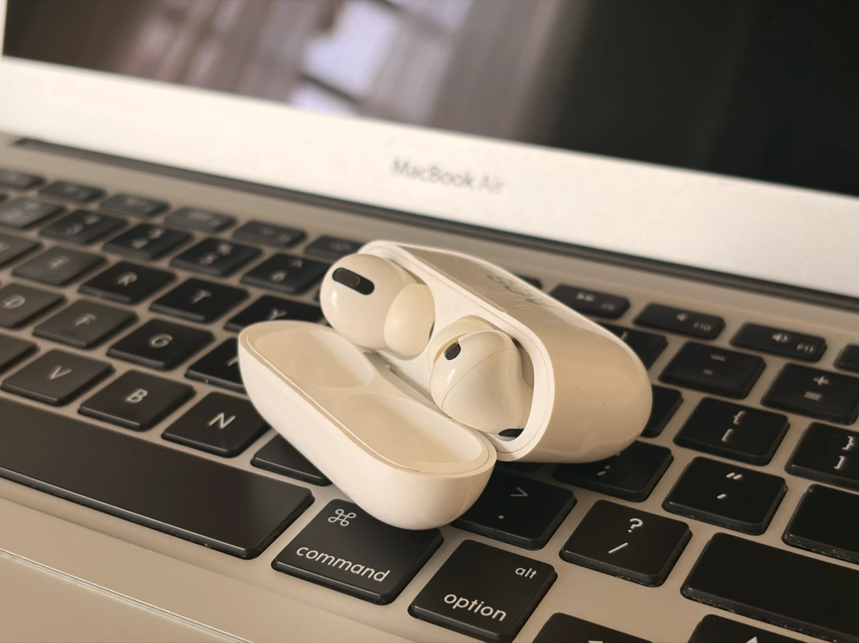 AirPods Pro (1st generation) with Charging Case - photo 5