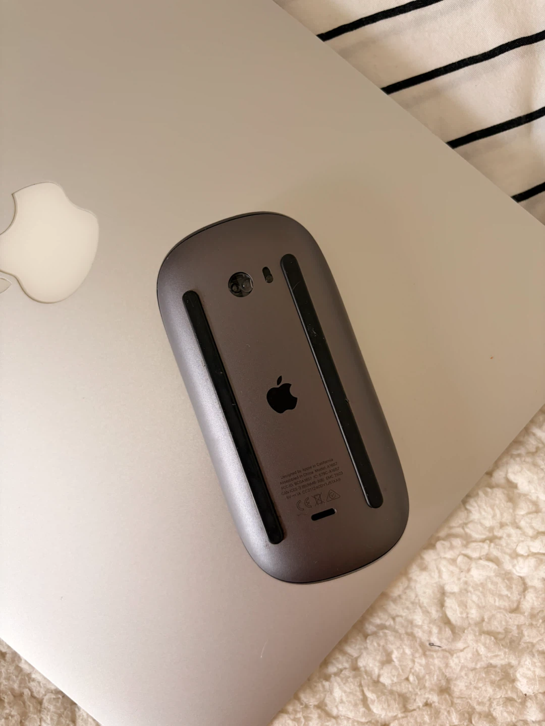 Apple Magic Mouse (2 Gen) A1657 - Black - photo 2