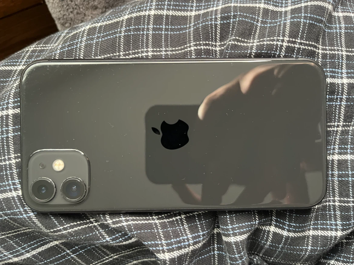 Like new Apple 64 GBiPhone 11 - Black - photo 2