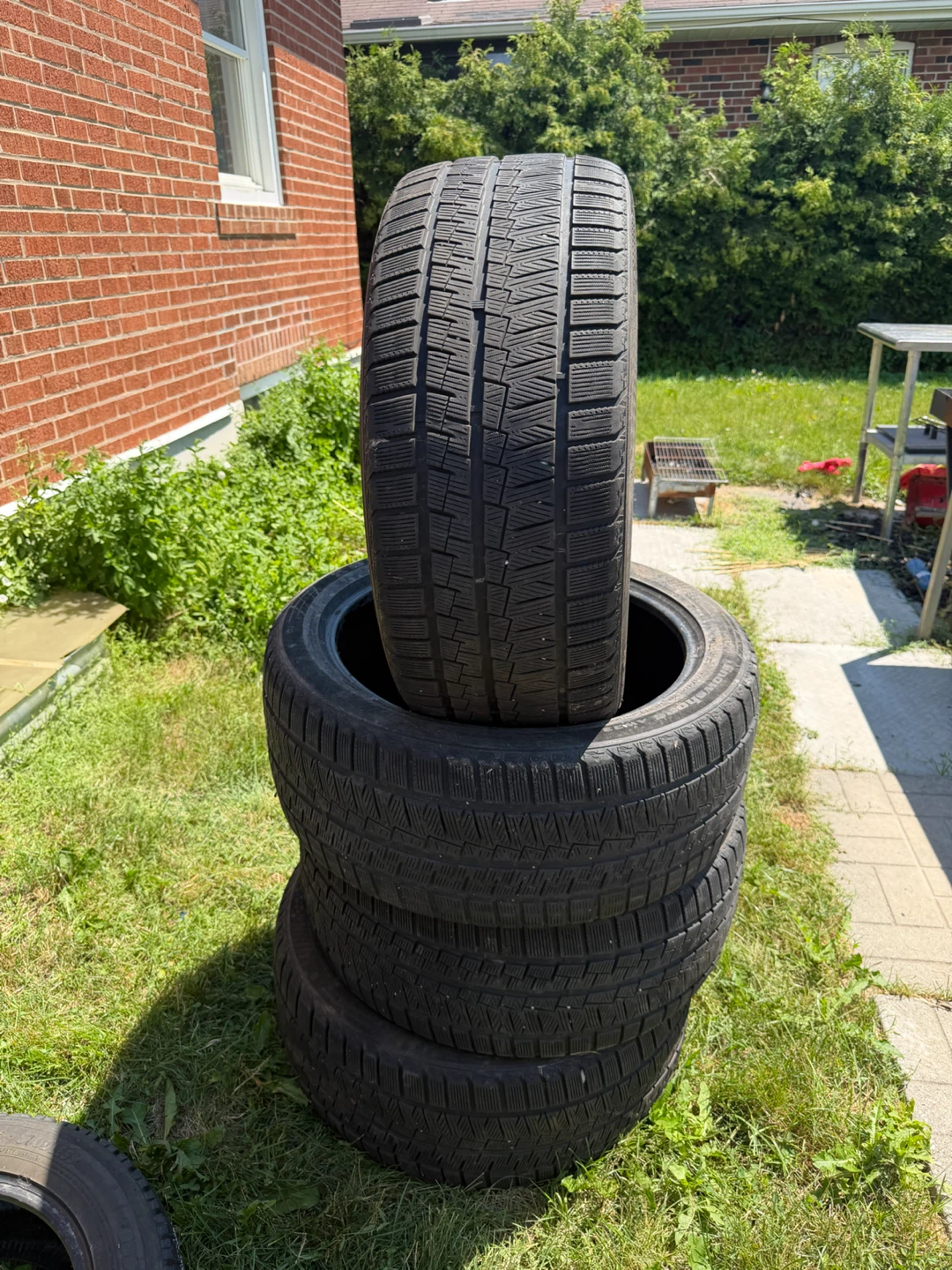 Set of 4 "Snowshoes" Winter Tires 275/40R20