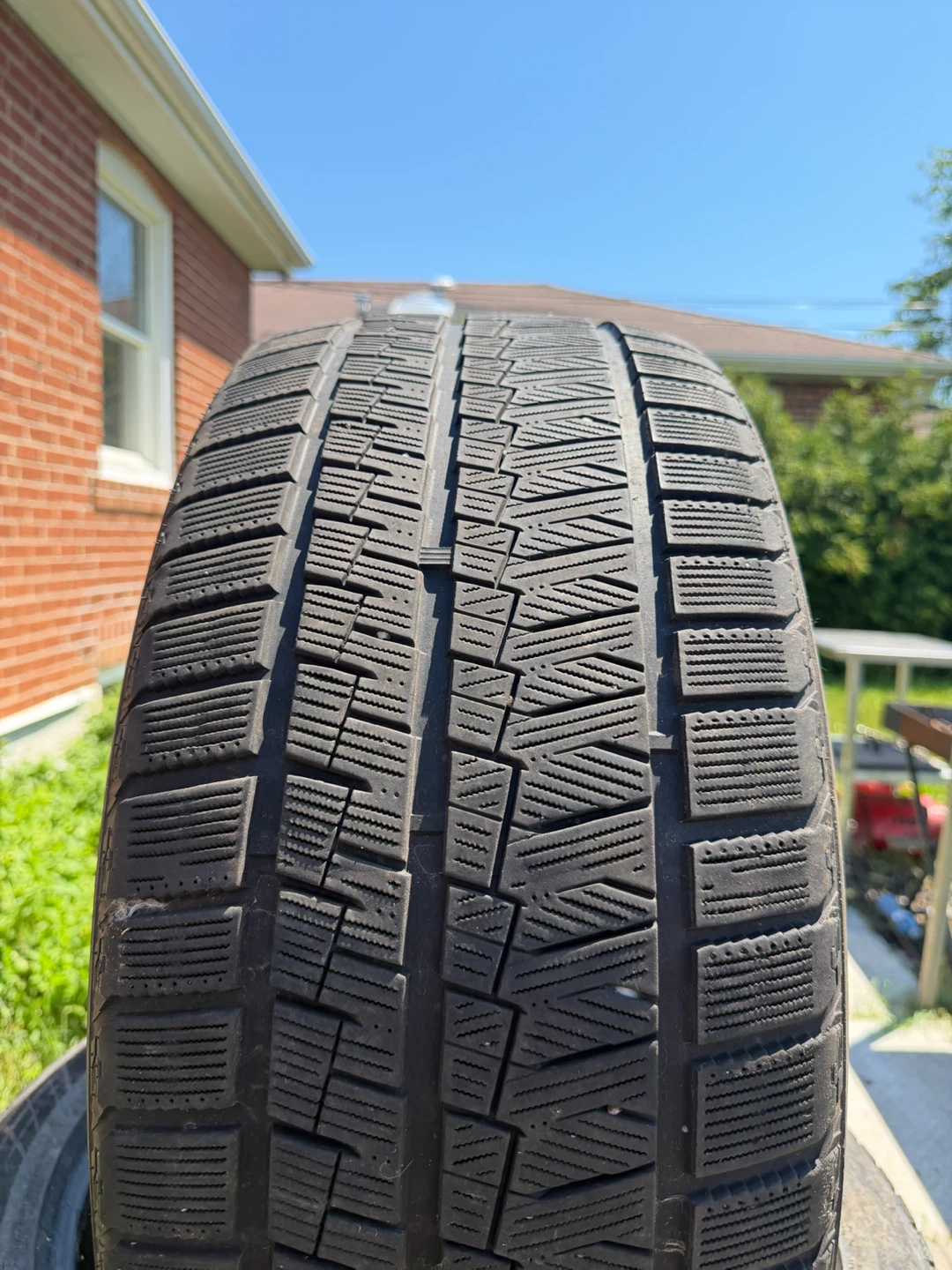 Set of 4 "Snowshoes" Winter Tires 275/40R20 - photo 2