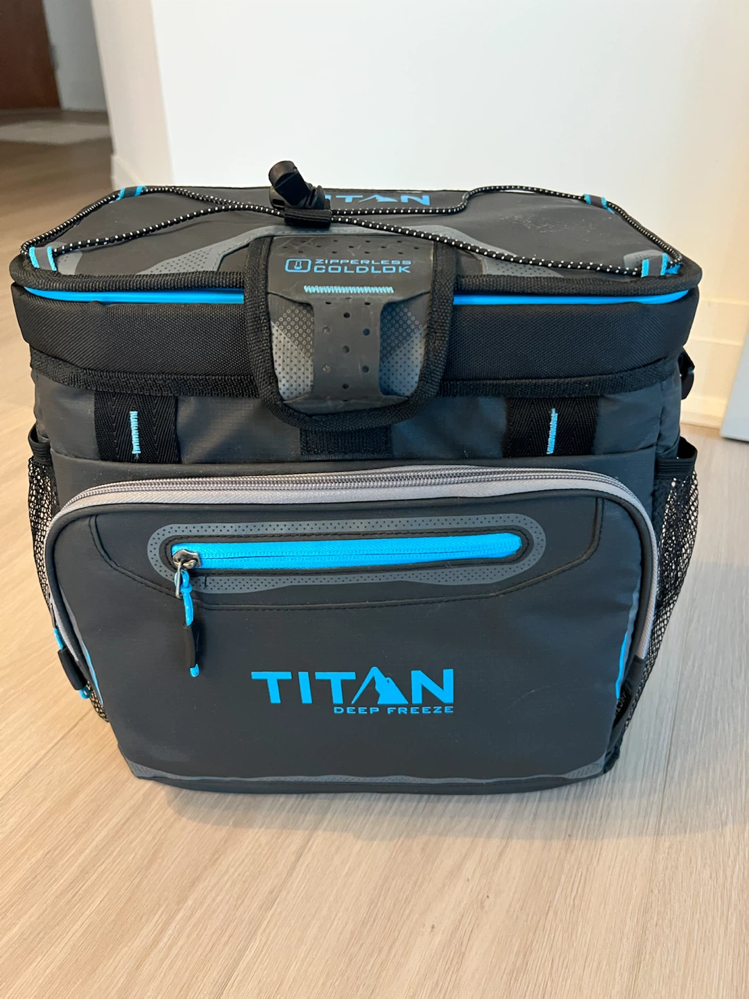 Titan Deep Freeze Cooler Bag