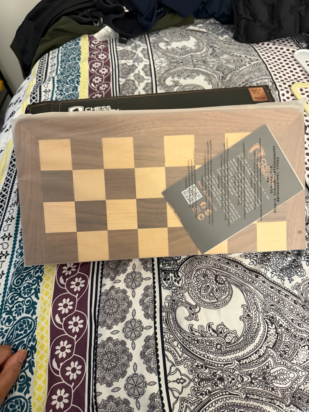 15” Wooden Chess Set with Storage box - photo 3