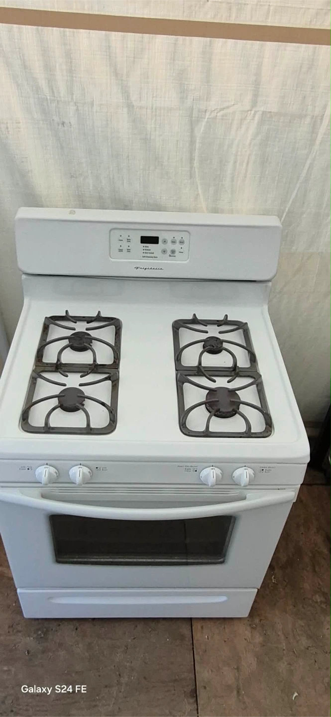Frigidaire White Gas Range Stove with Oven