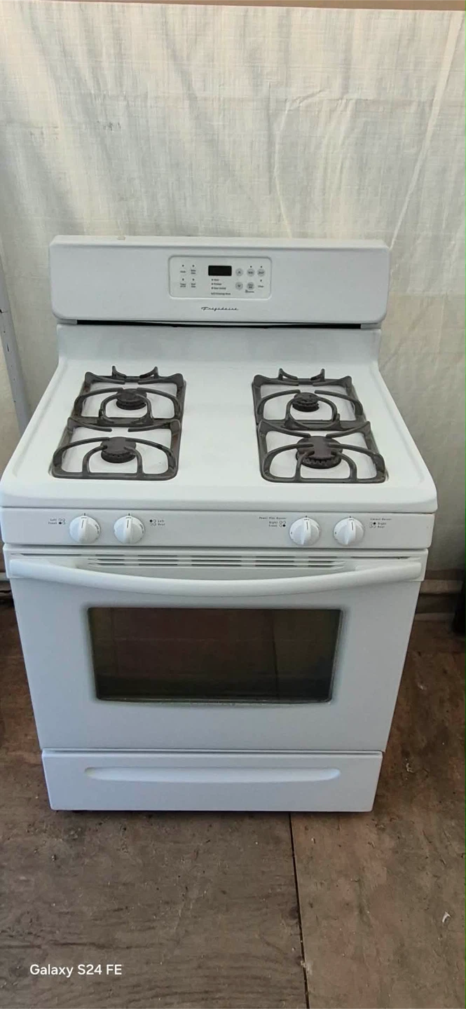 Frigidaire White Gas Range Stove with Oven - photo 2