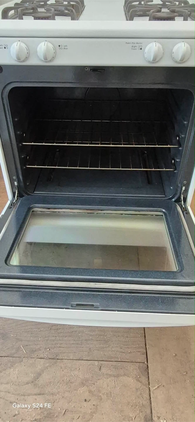Frigidaire White Gas Range Stove with Oven - photo 3