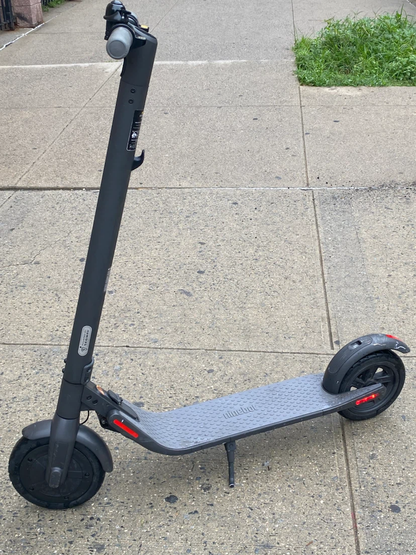 Ninebot S22 Electric Scooter - photo 3