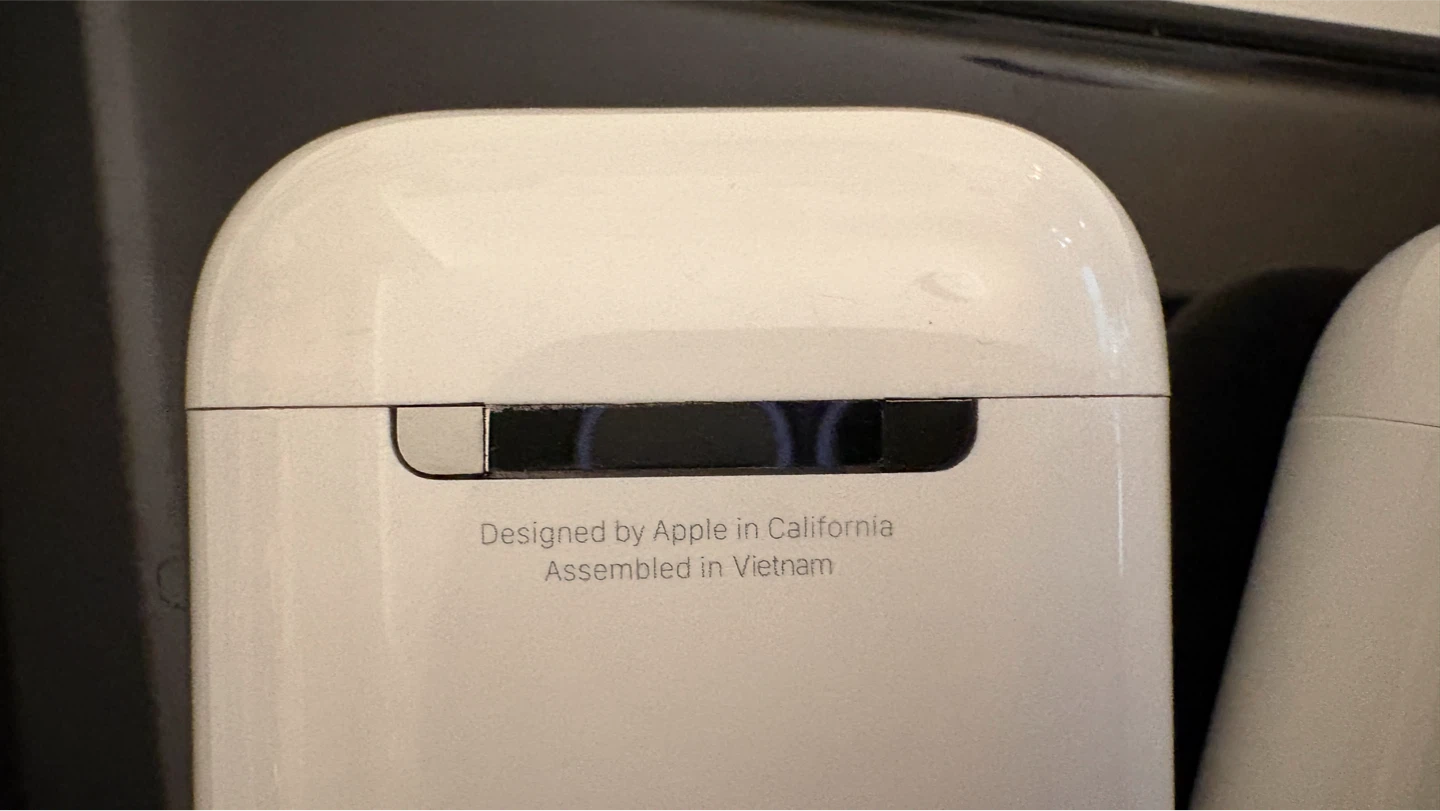 Apple AirPods (2nd Generation) - photo 2