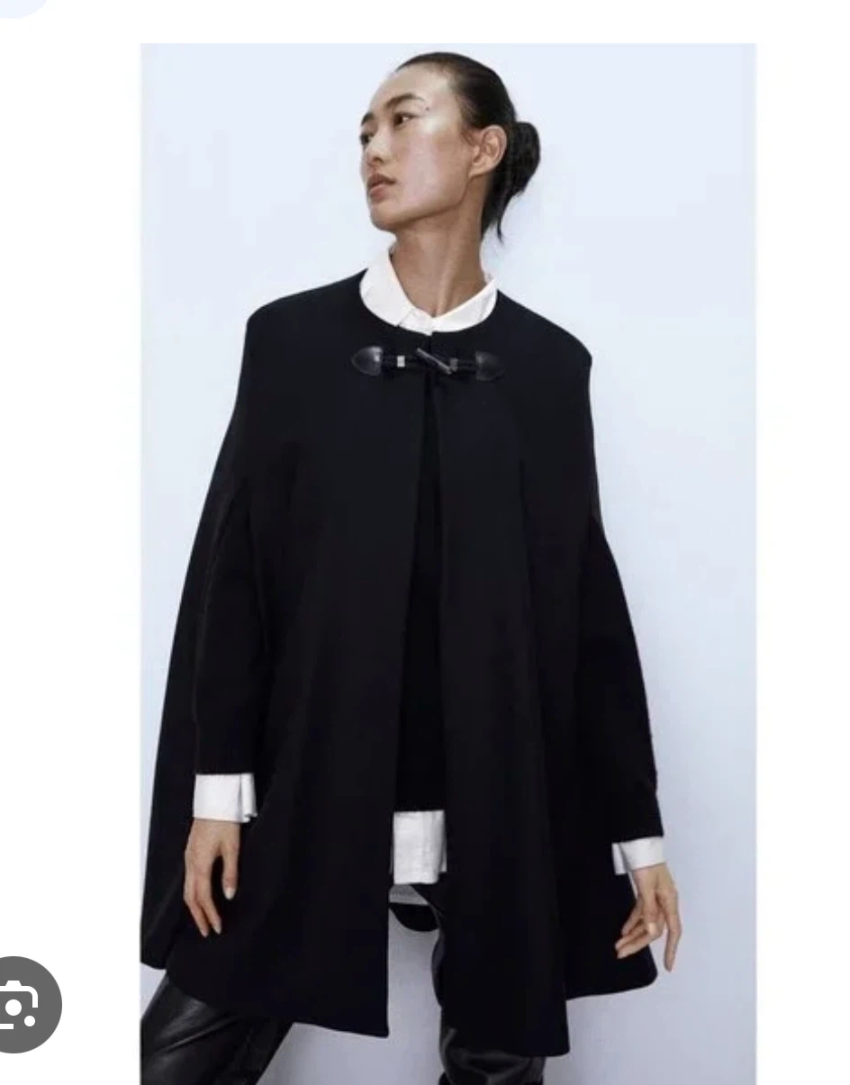 Black Cape with Toggle Closure - photo 2