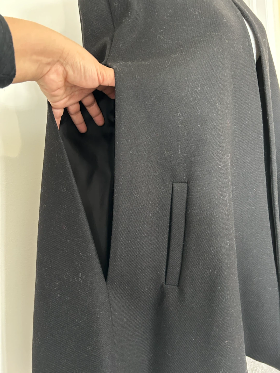 Black Cape with Toggle Closure - photo 3