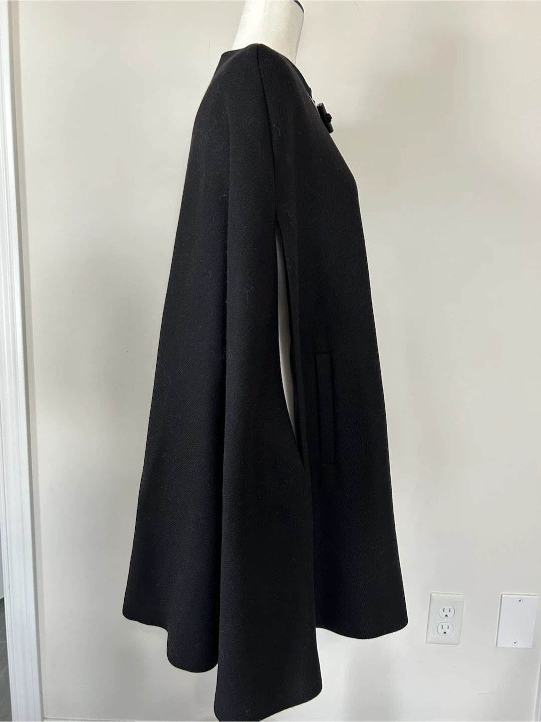Black Cape with Toggle Closure - photo 5