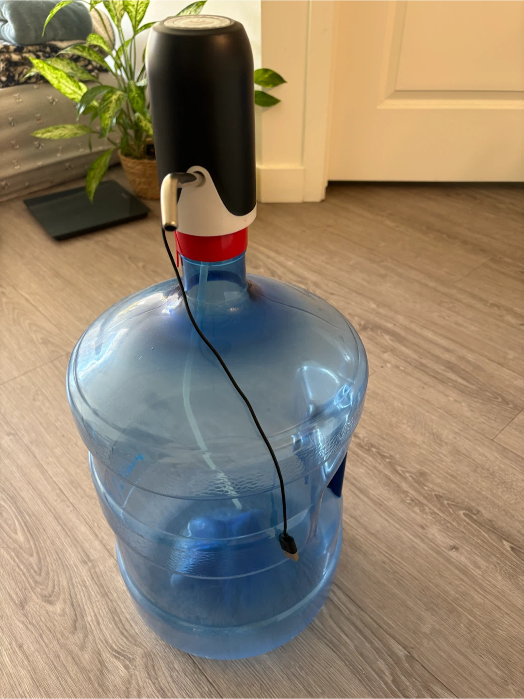 Rechargeable Water Dispenser Pump with Dispenser
