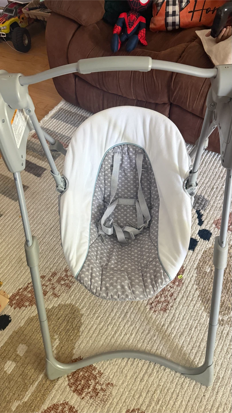 Graco Baby Swing check more pictures need battery