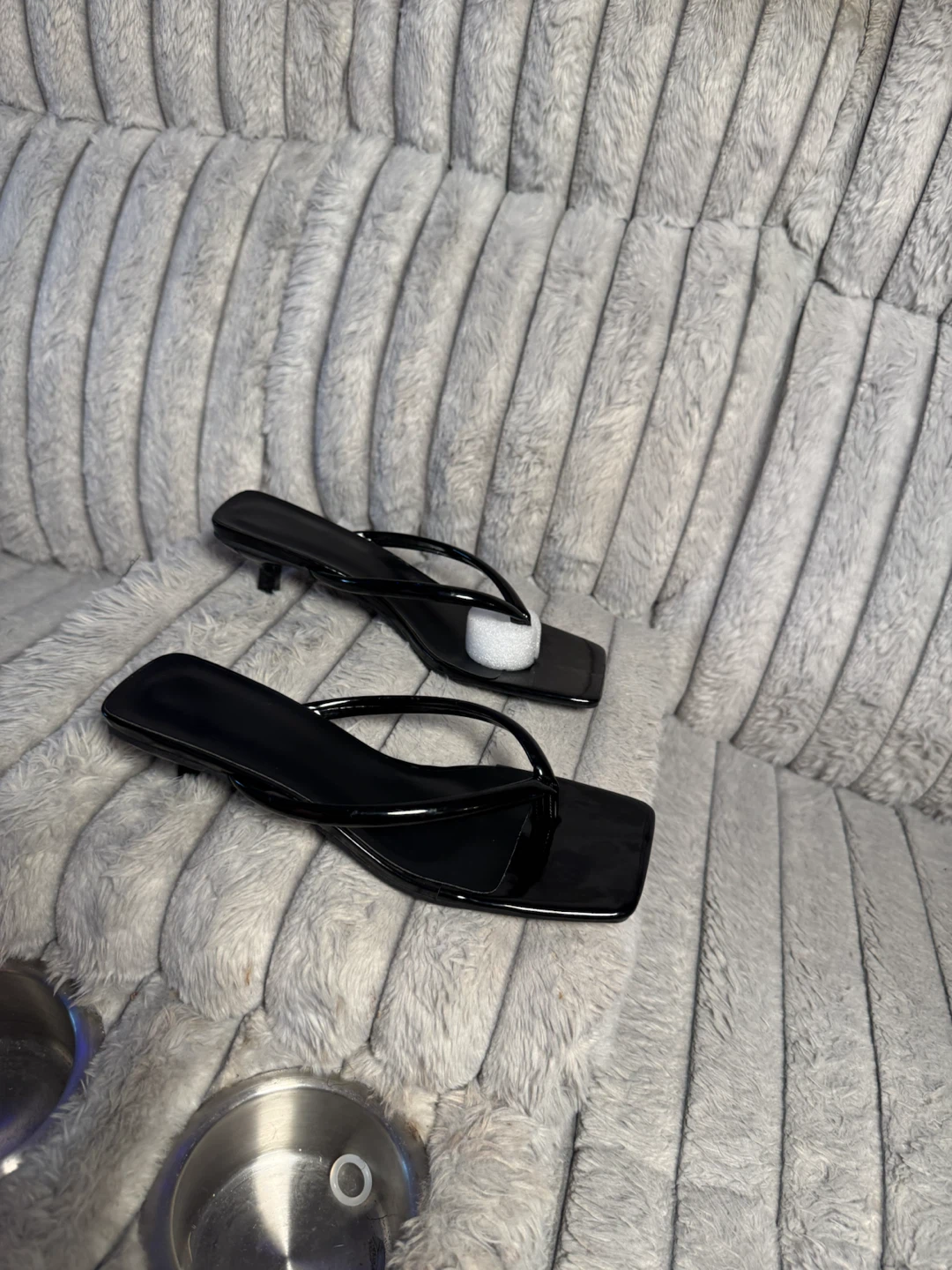 Black Square Toe Thong Sandals - photo 4