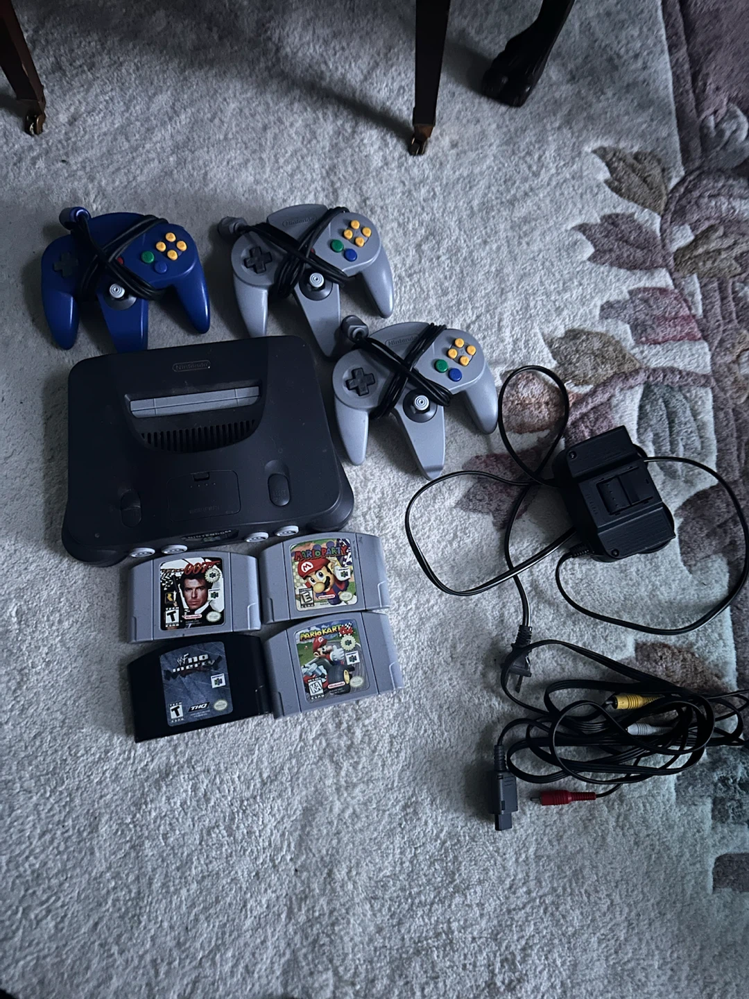 Nintendo 64 Console with 3 Controllers & 4 Games