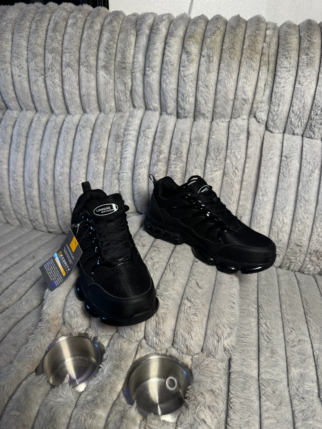 LIANGGO Black High-End Protective Steel Toe Shoes - photo 4