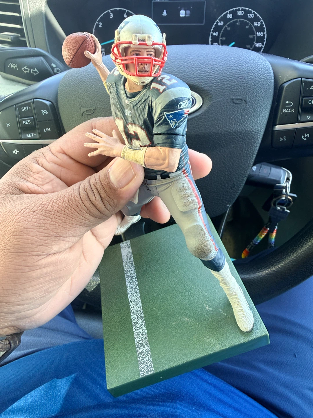 TOM BRADY’s NEW ENGLAND PATRIOTS COLLECTOR’S PACKAGE - photo 2