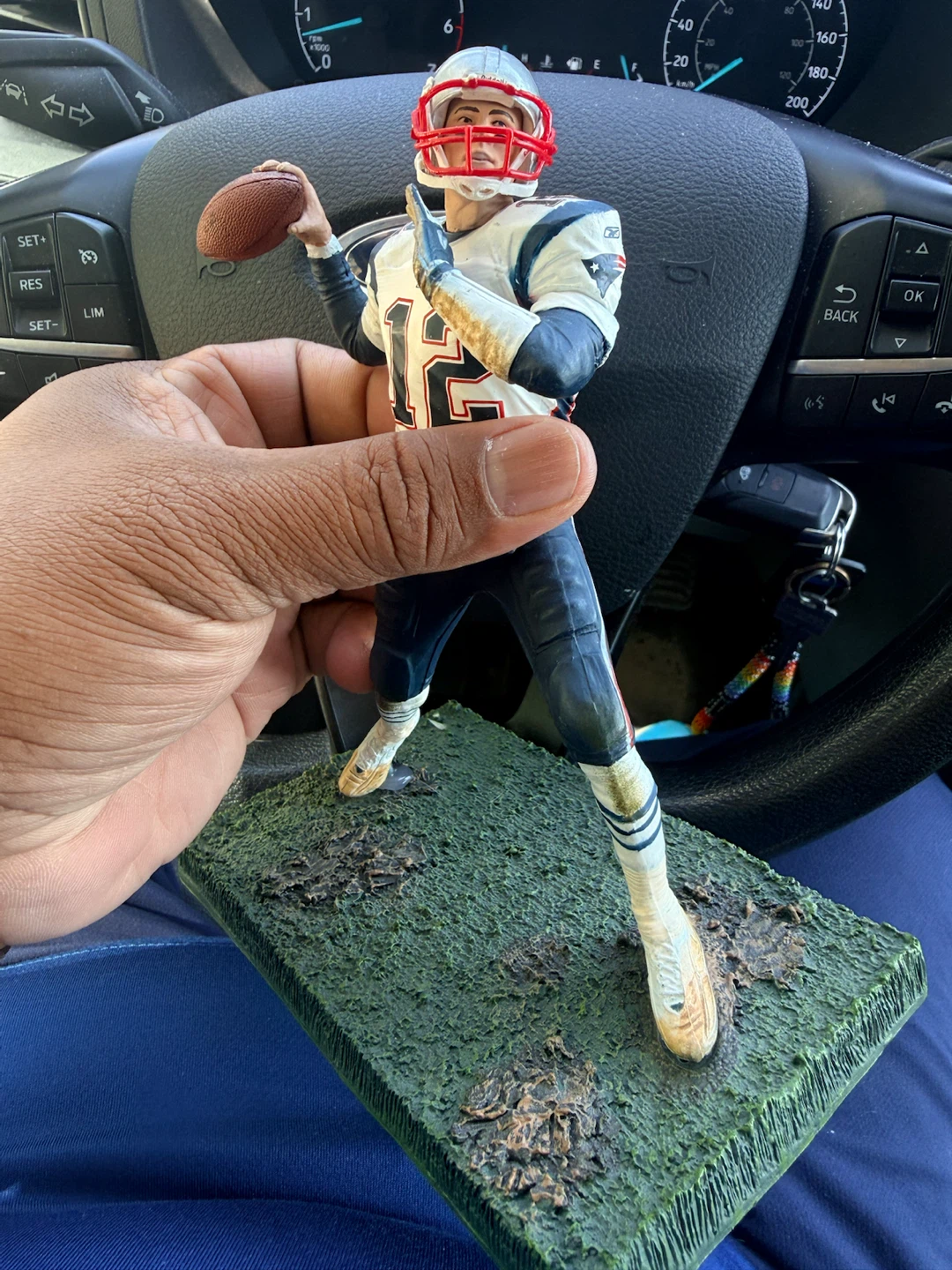 TOM BRADY’s NEW ENGLAND PATRIOTS COLLECTOR’S PACKAGE - photo 3