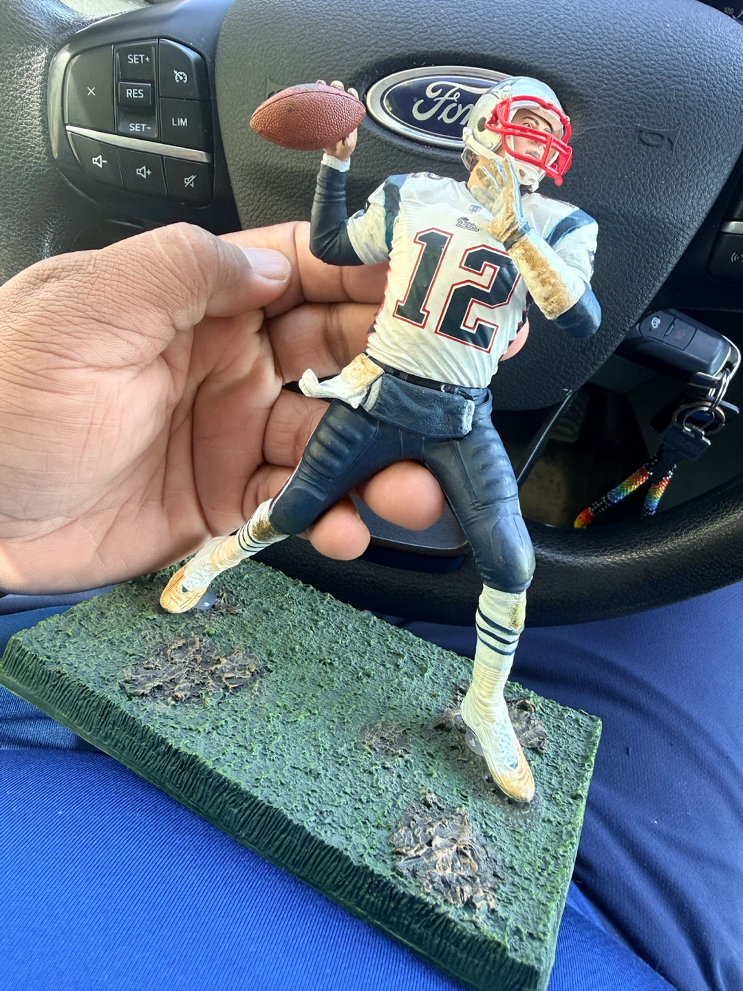 TOM BRADY’s NEW ENGLAND PATRIOTS COLLECTOR’S PACKAGE - photo 4