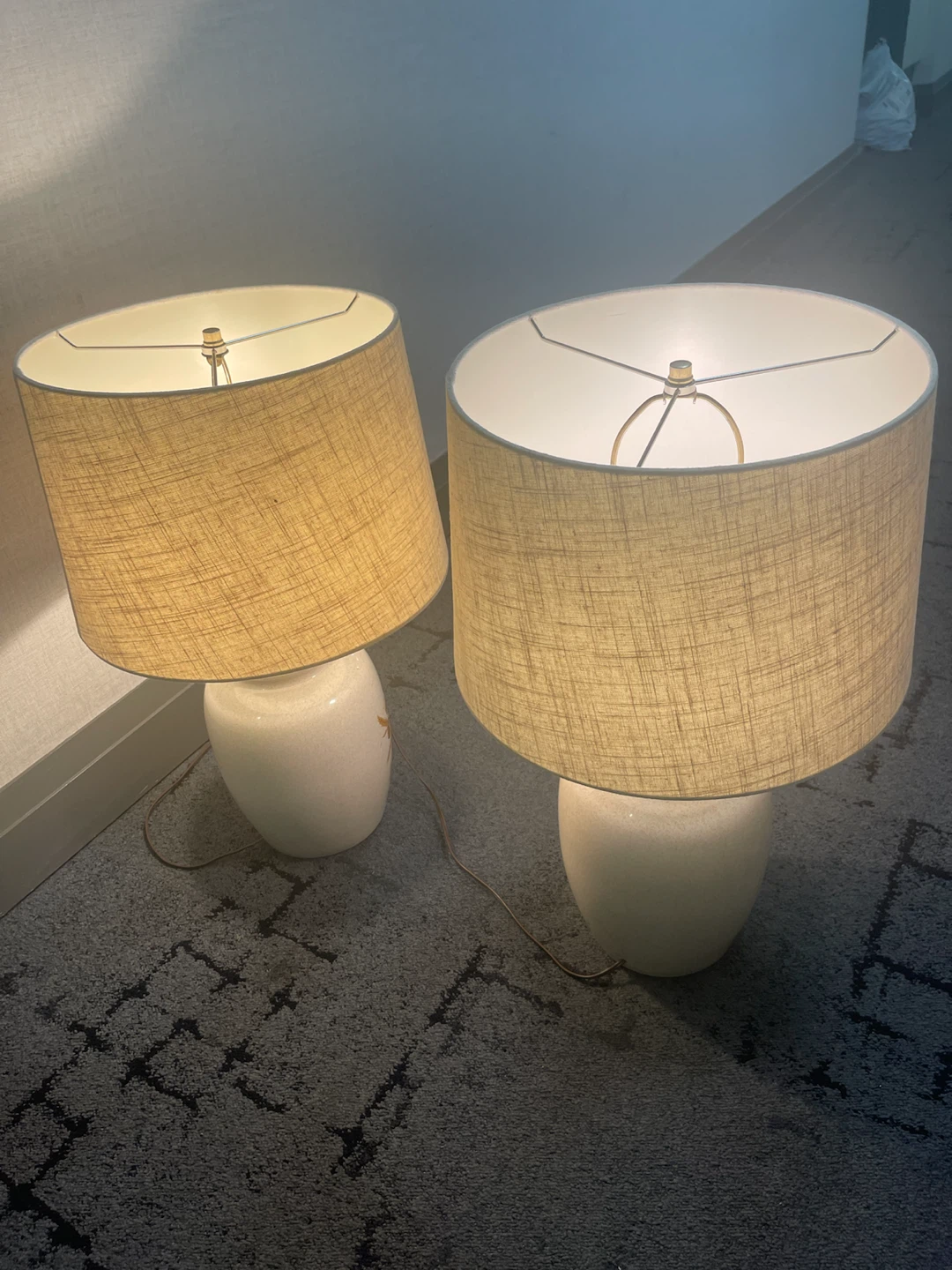 Pair of Vintage Ceramic Table Lamps with Floral Design - photo 5