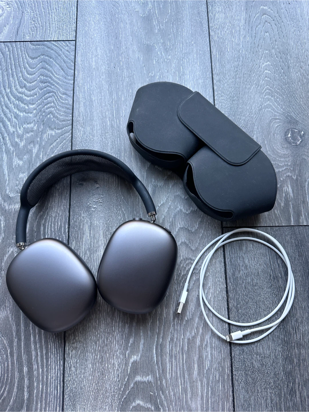 Apple AirPods Max Headphones - Space Gray