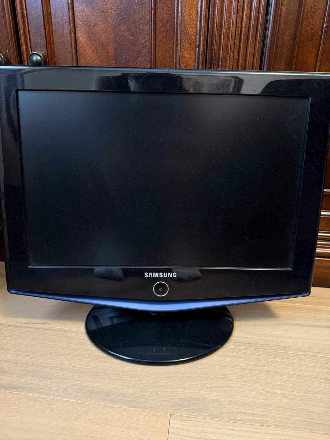 Samsung LN-S195W w/ TV Remote Control