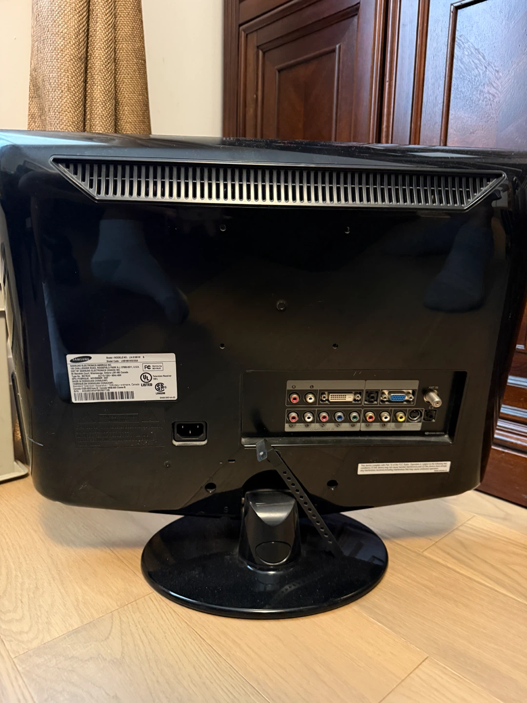 Samsung LN-S195W w/ TV Remote Control - photo 2