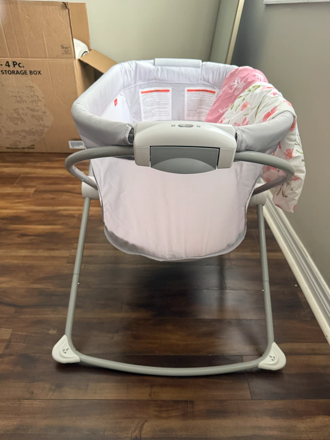 Fisher-Price Soothing View Vibe Bassinet + 3 Sheets - photo 3