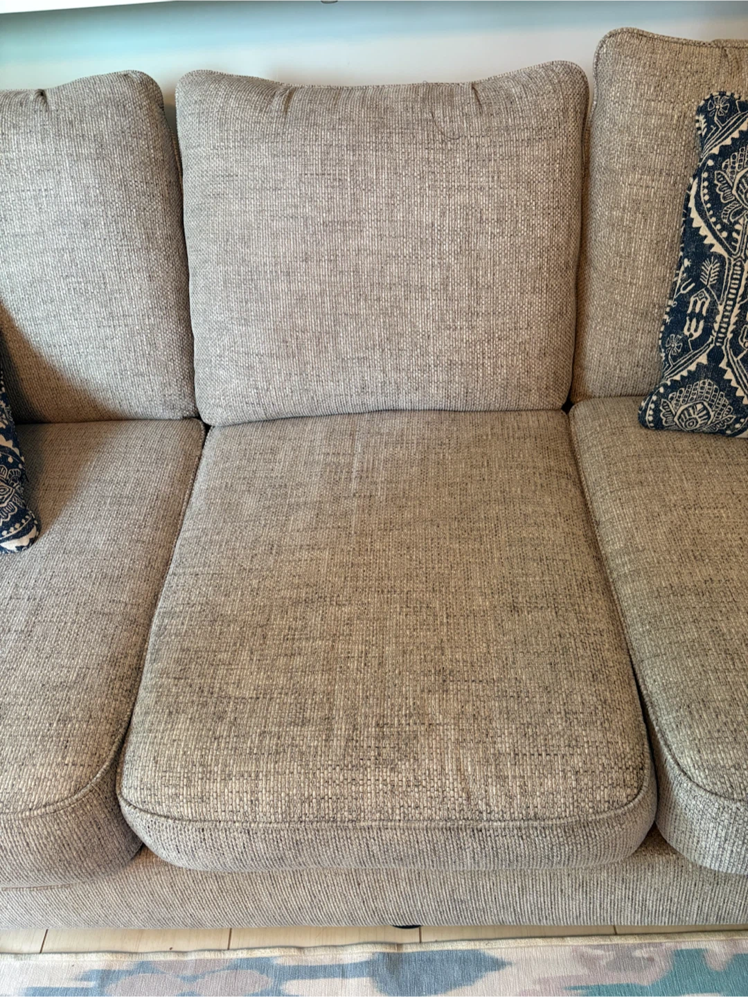 Comfy Ashley Couch - photo 4