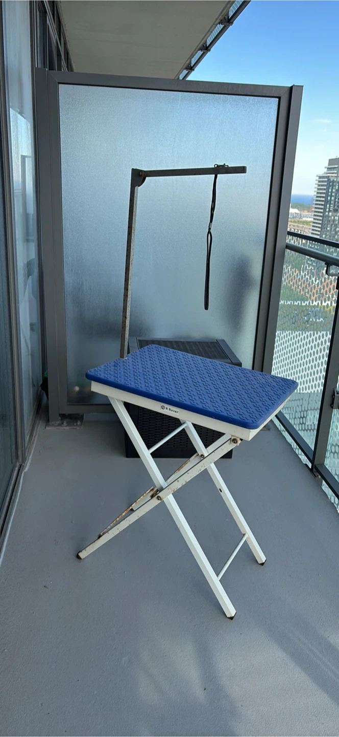 Folding Grooming Table with Arm