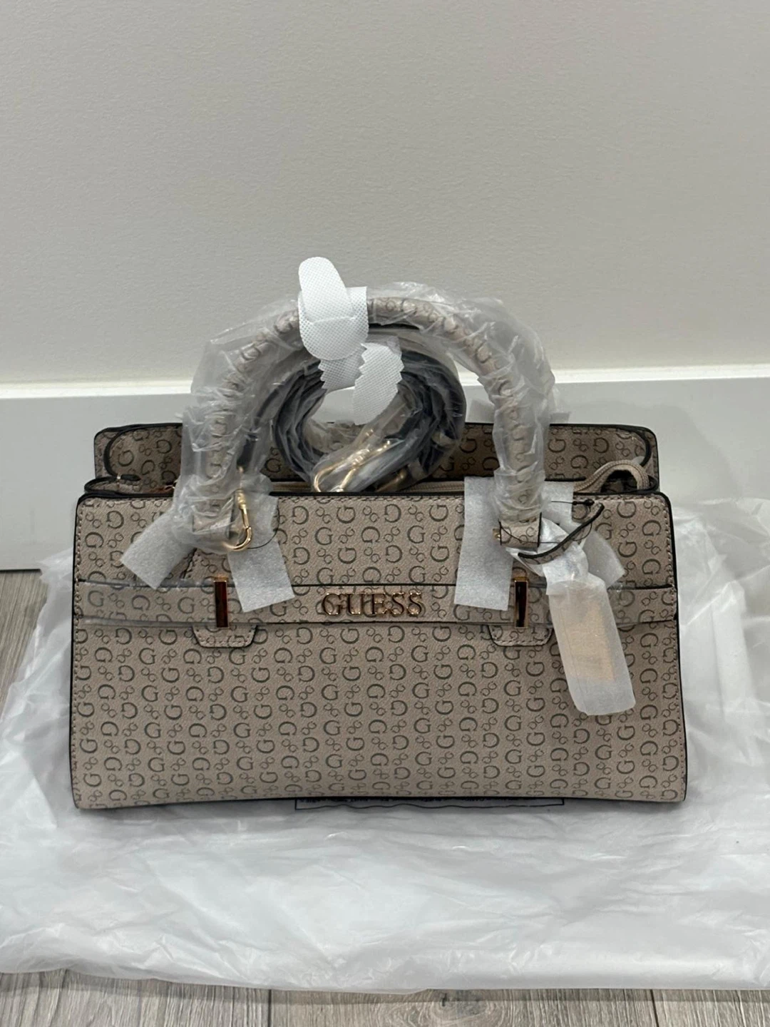 GUESS Monogram Tote Bag - photo 2