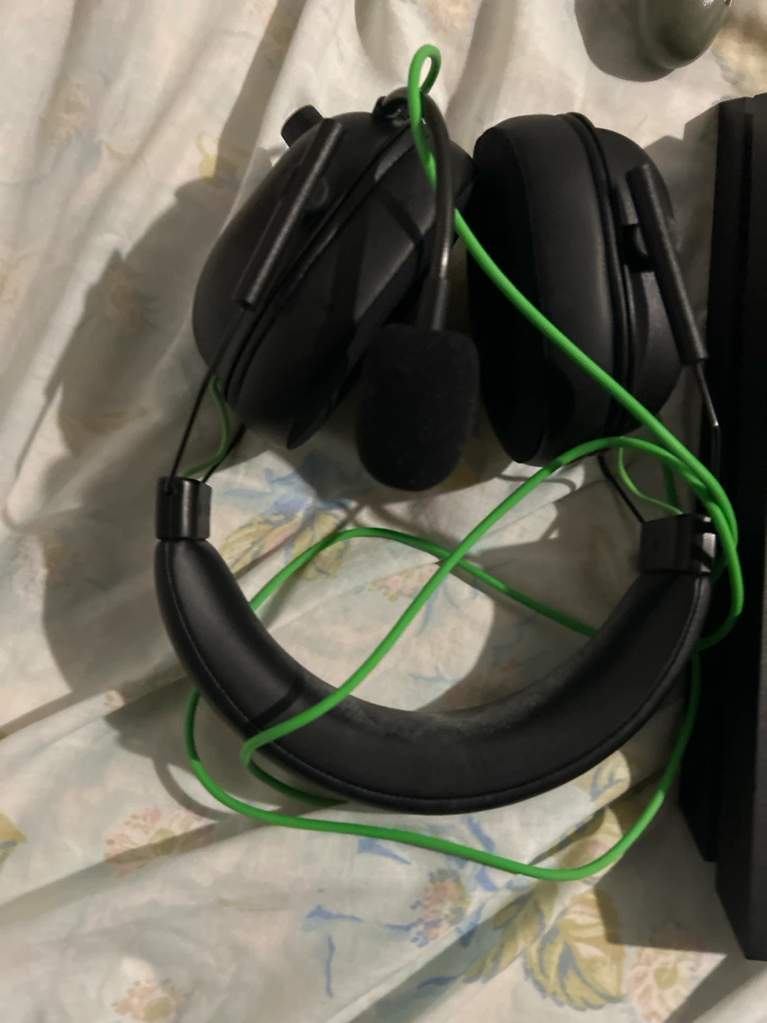 PS4 with 2 controllers and a headset - photo 3