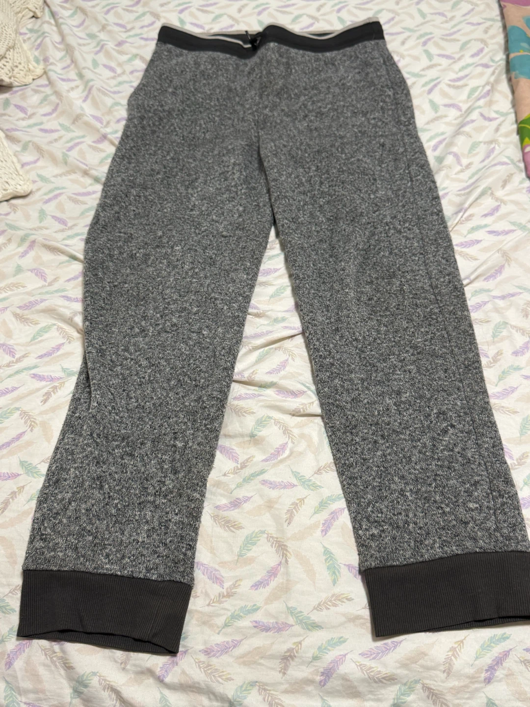 Old Navy Grey Sweatpants XL (14-16) - photo 2