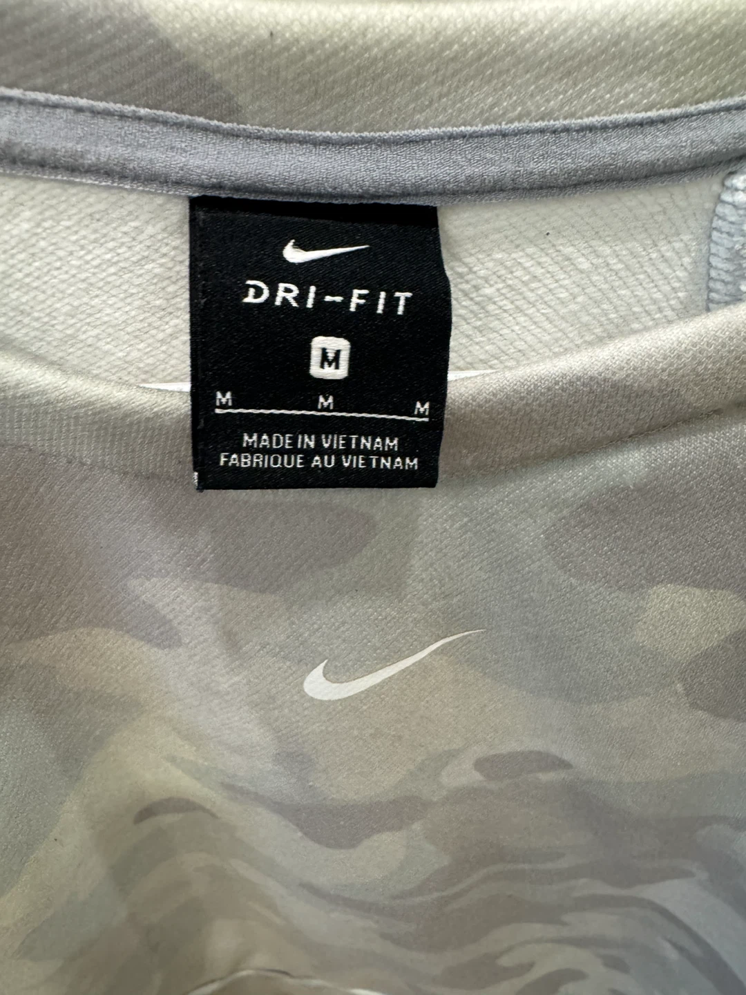 Nike Dri-Fit Camo Crewneck Sweatshirt Medium - photo 2