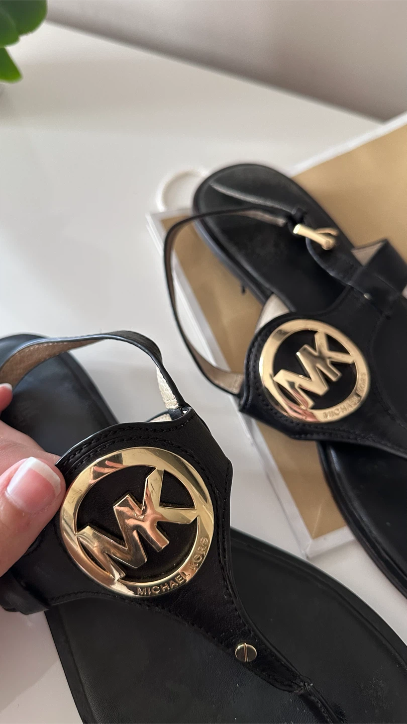 Michael Kors Black Leather Thong Sandals - photo 2