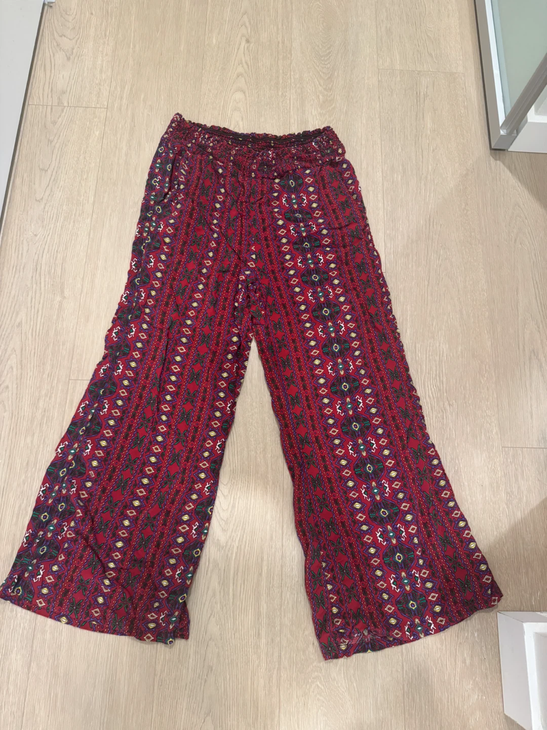 Women's Red Patterned Wide-Leg Pants