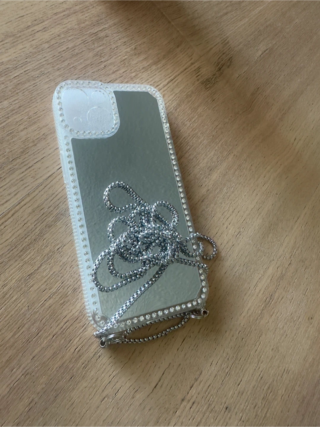 iPhone 14 phone cover with chain _New