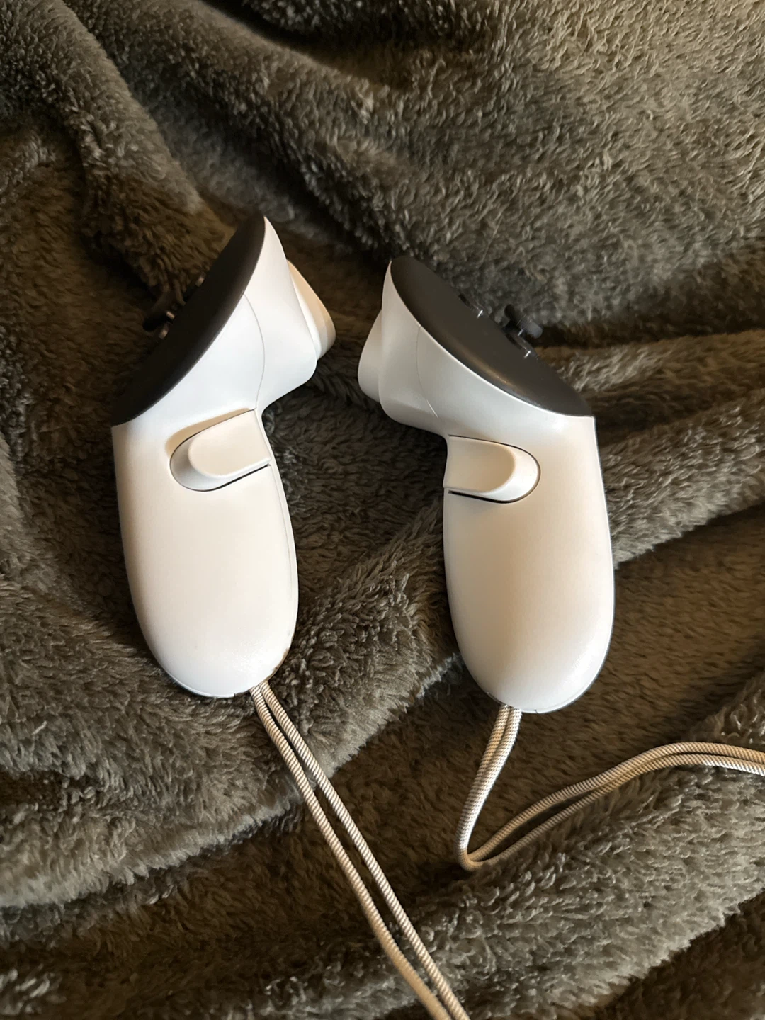 Oculus Quest 3s VR Headset with Controllers - photo 2