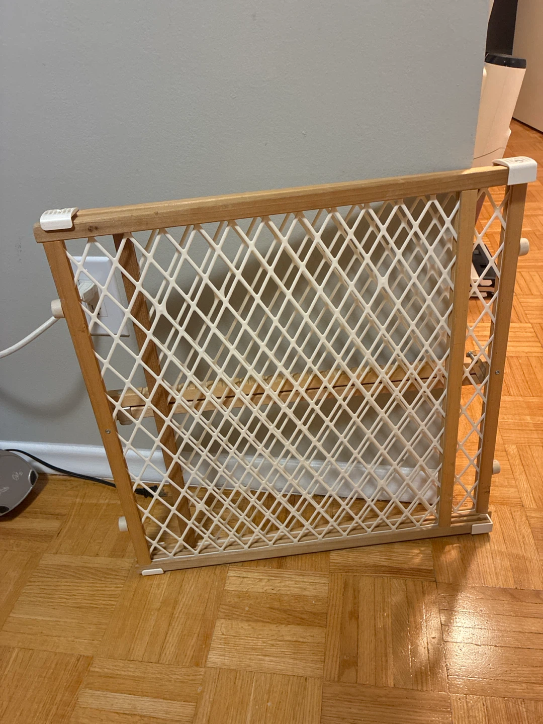 Wooden safety baby/ pet gate