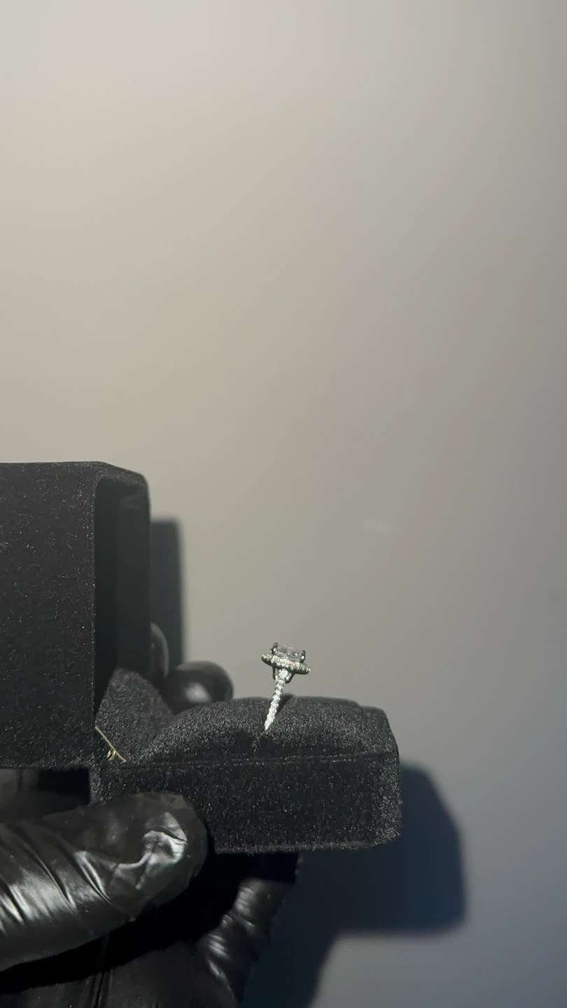 Diamond Engagement Ring - photo 2