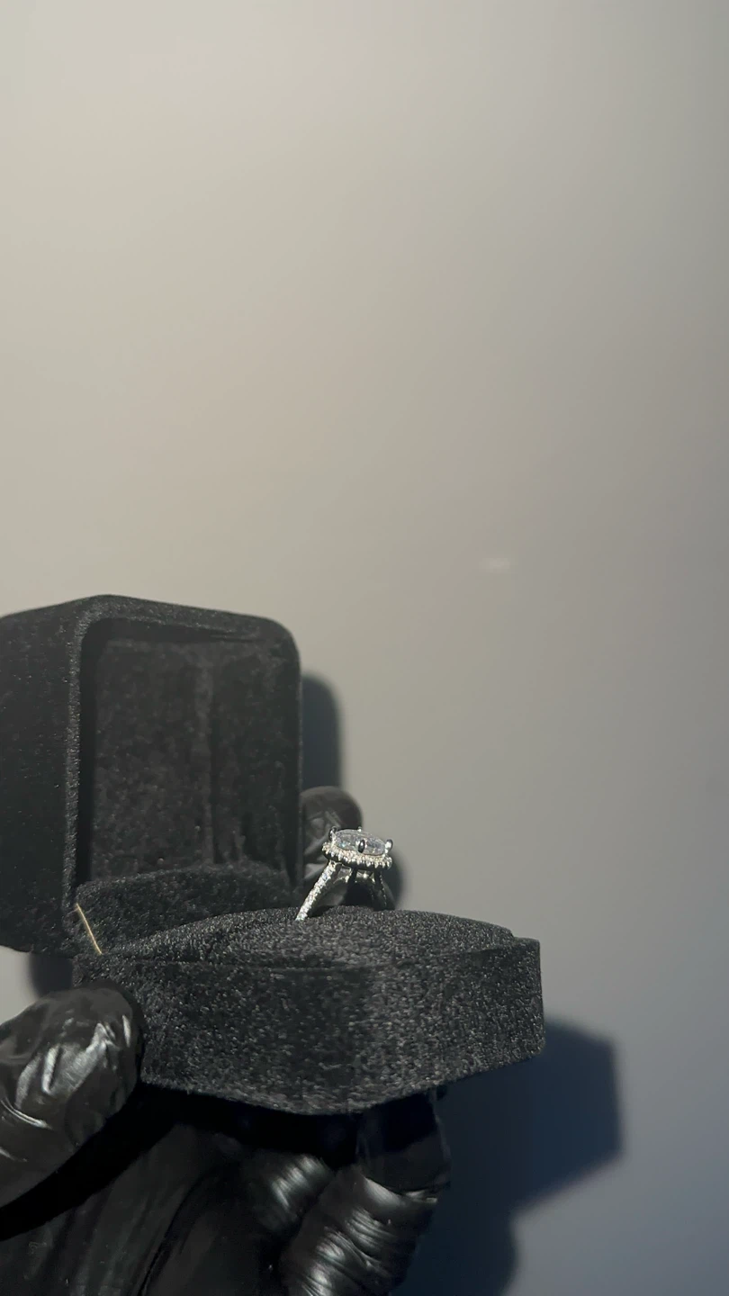 Diamond Engagement Ring - photo 3