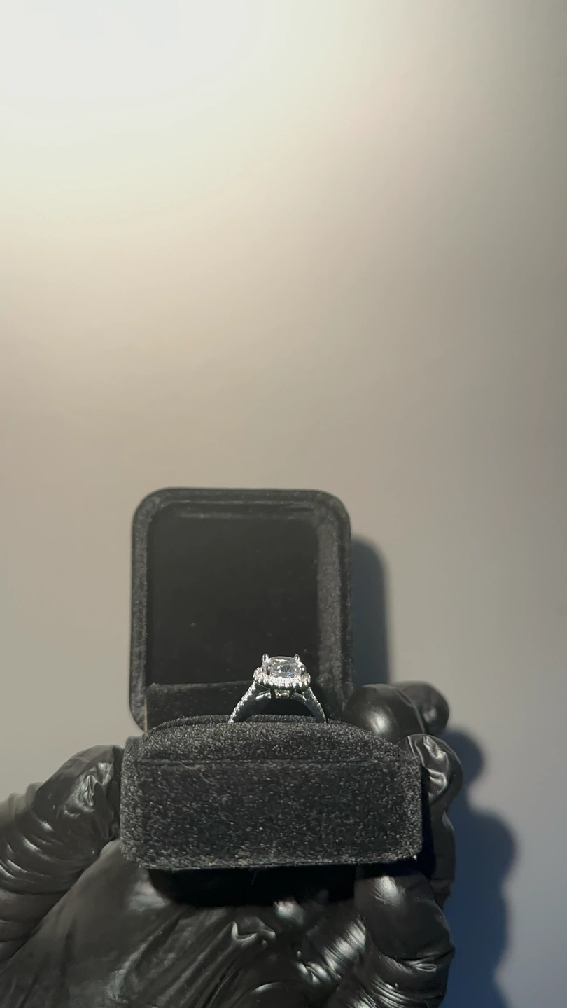 Diamond Engagement Ring - photo 4