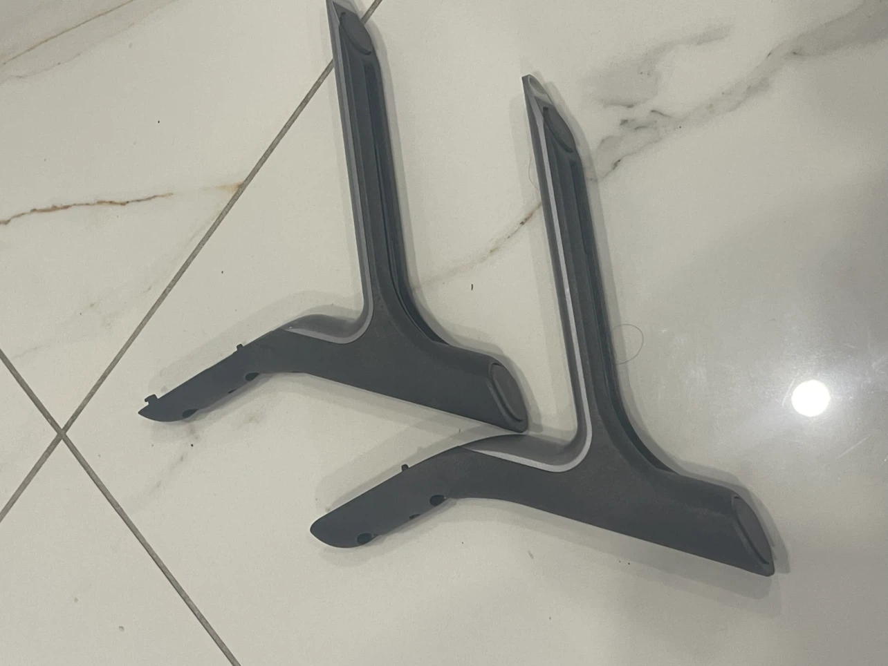 Lg TV Stand Legs - photo 2