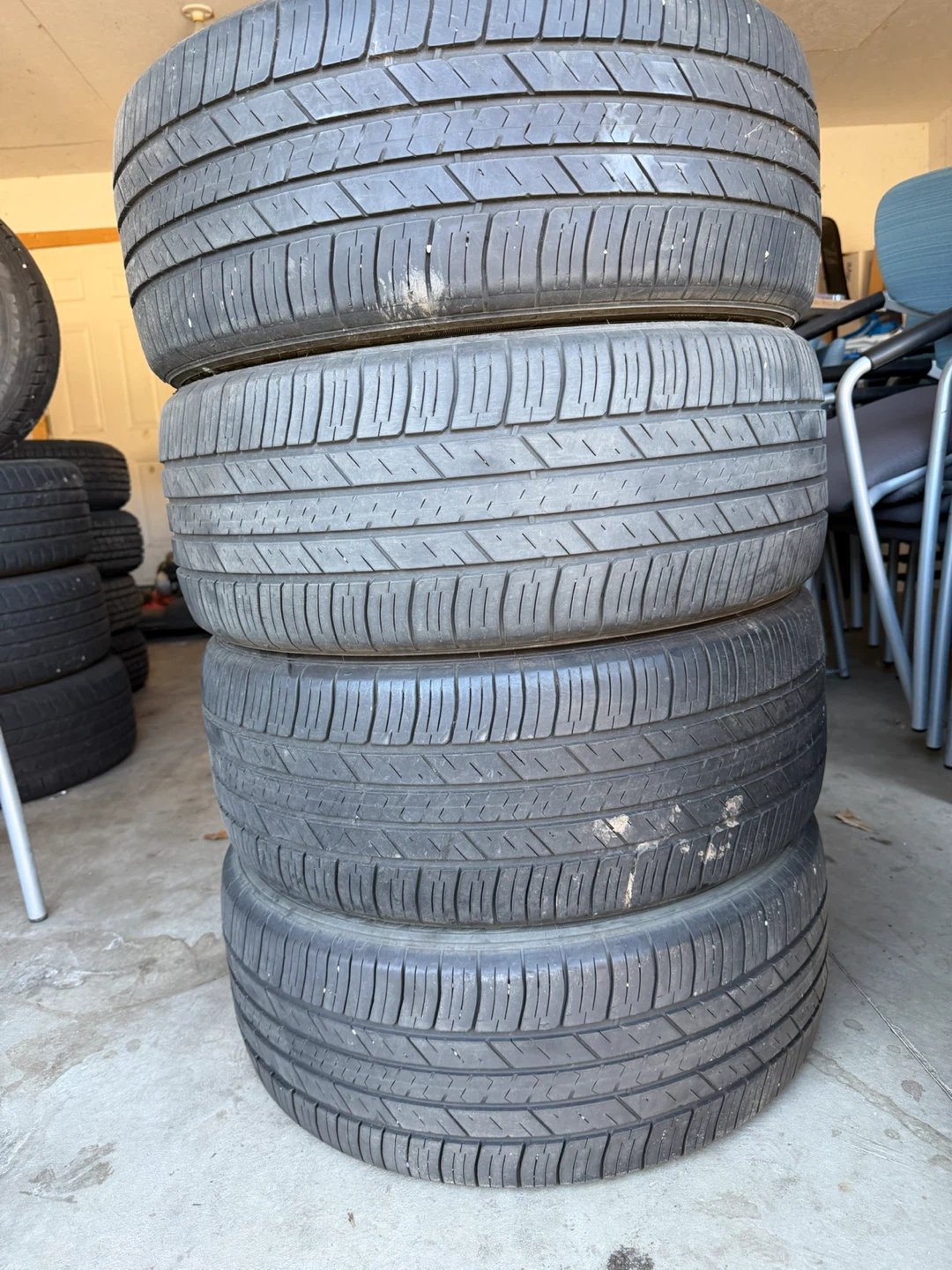 Set of 4 Tires 235/45R18