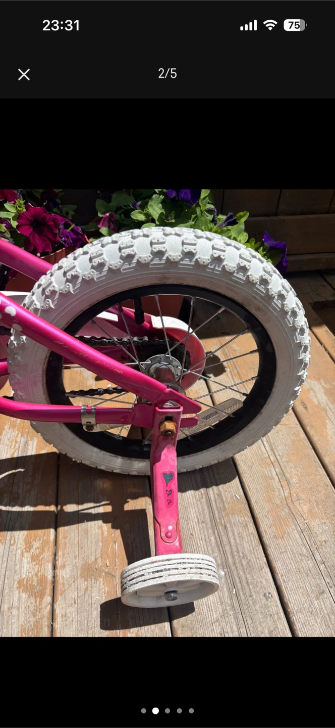 Kids Pink Minnie Mouse Bike - photo 2