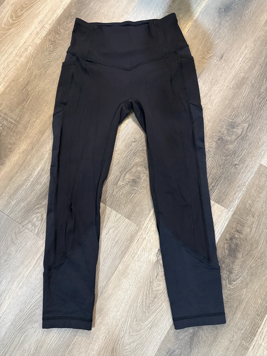 Lululemon Black Cropped Leggings with Pockets