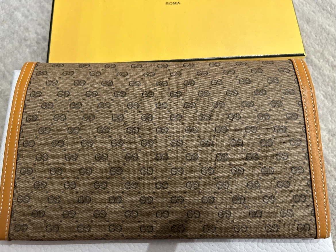 Gucci Monogram Wallet - photo 4