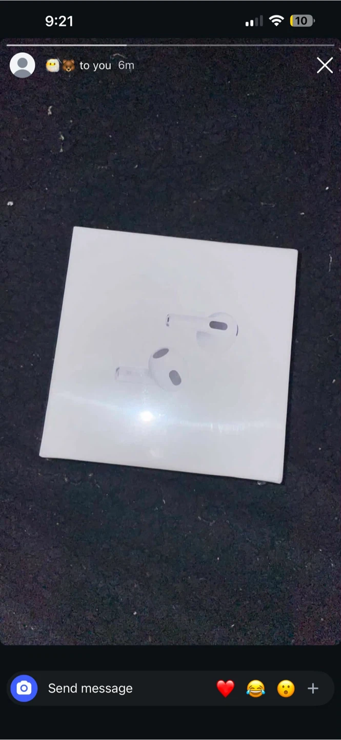 Apple AirPods (3rd Gen) with MagSafe Charging Case